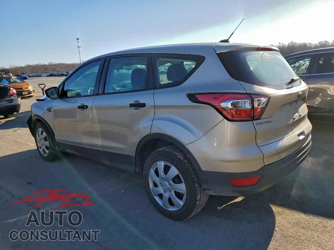 FORD ESCAPE 2017 - 1FMCU0F79HUC06455