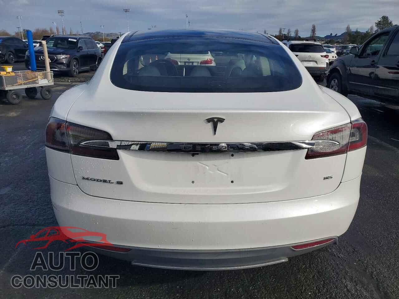 TESLA MODEL S 2013 - 5YJSA1CN2DFP14044