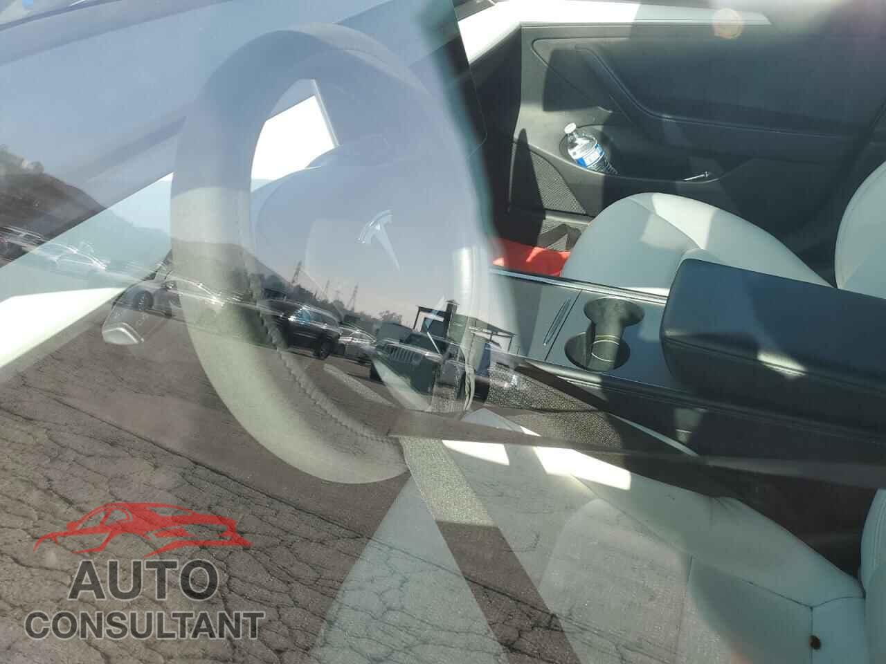 TESLA MODEL 3 2021 - 5YJ3E1EA4MF018689