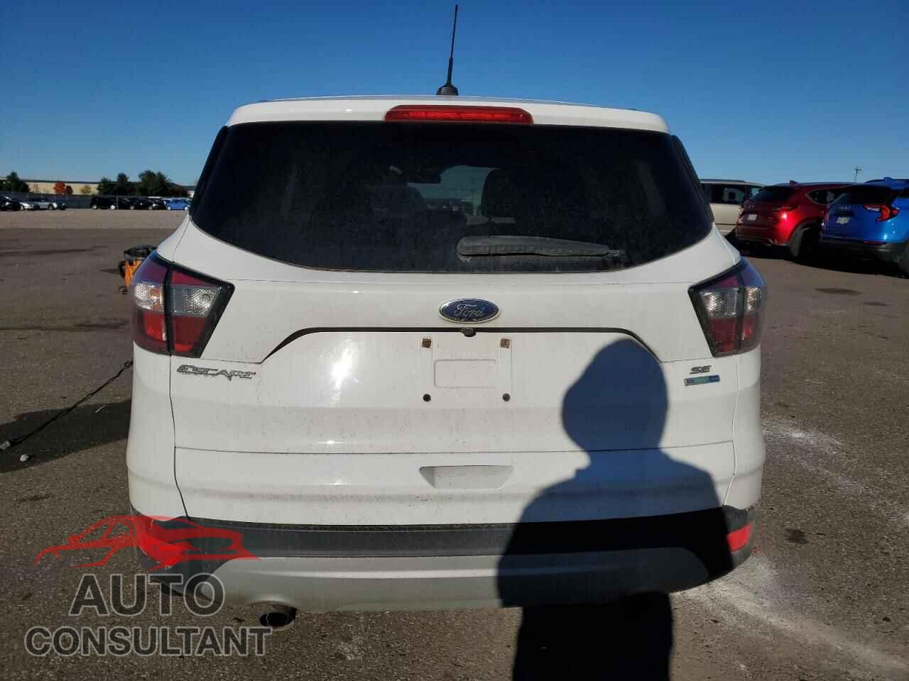 FORD ESCAPE 2017 - 1FMCU9GD4HUC66748