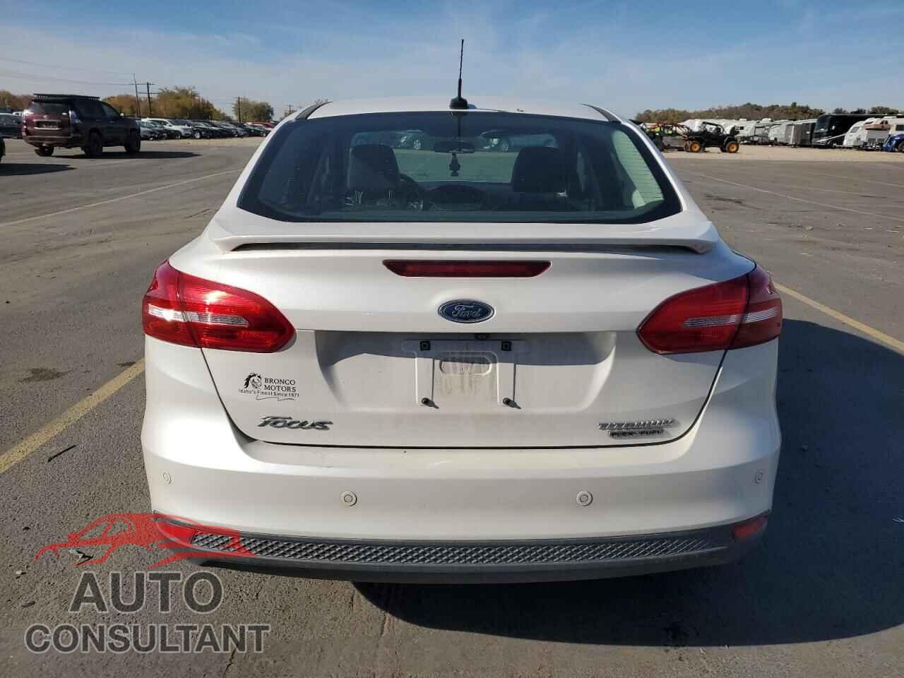 FORD FOCUS 2015 - 1FADP3J24FL274572