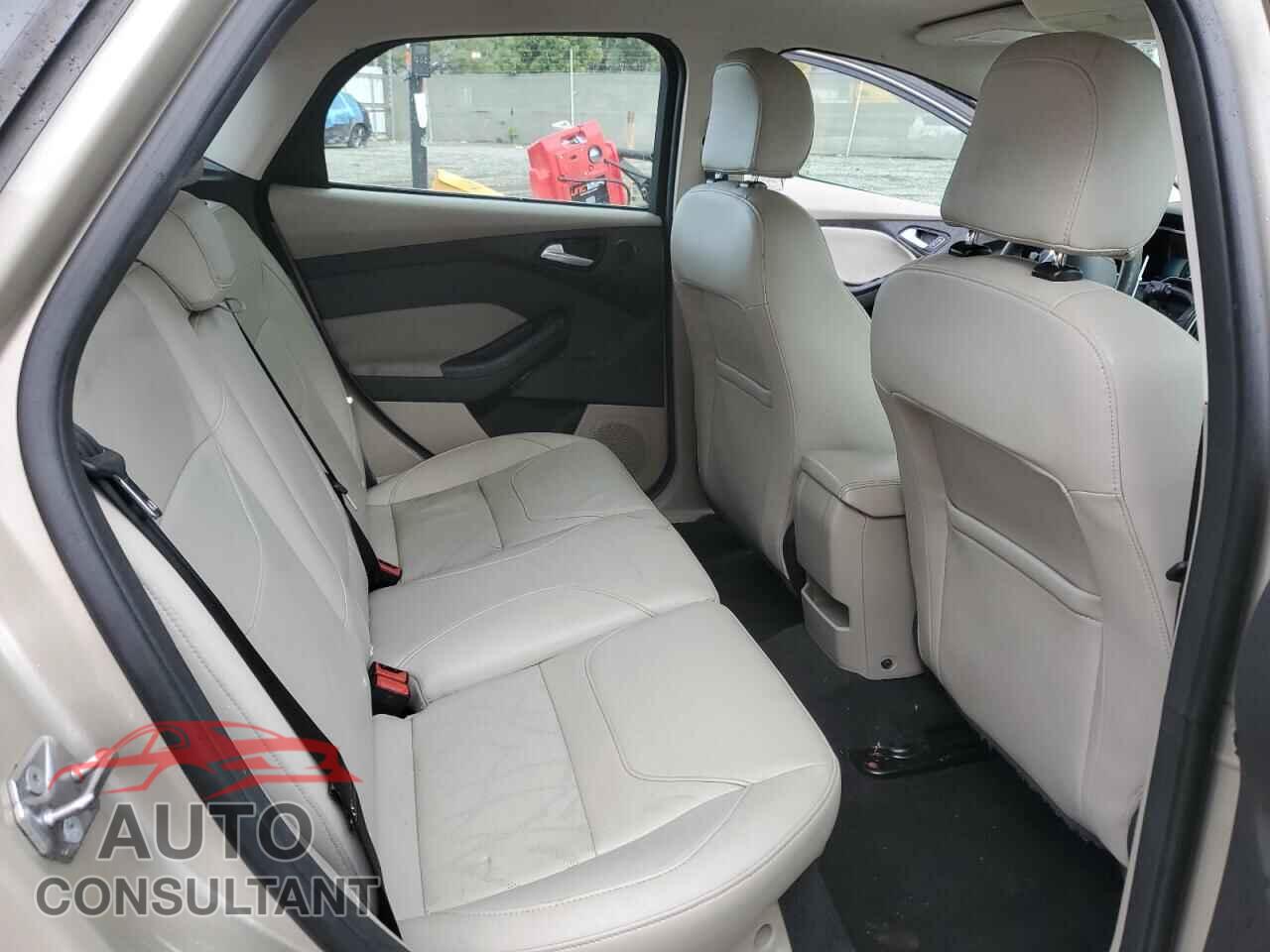 FORD FOCUS 2017 - 1FADP3R48HL263633