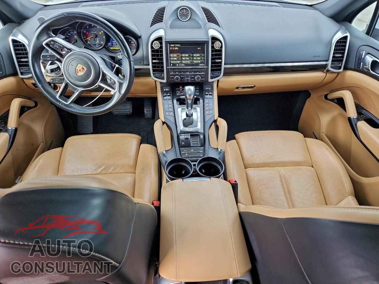 PORSCHE CAYENNE 2016 - WP1AA2A22GKA15531