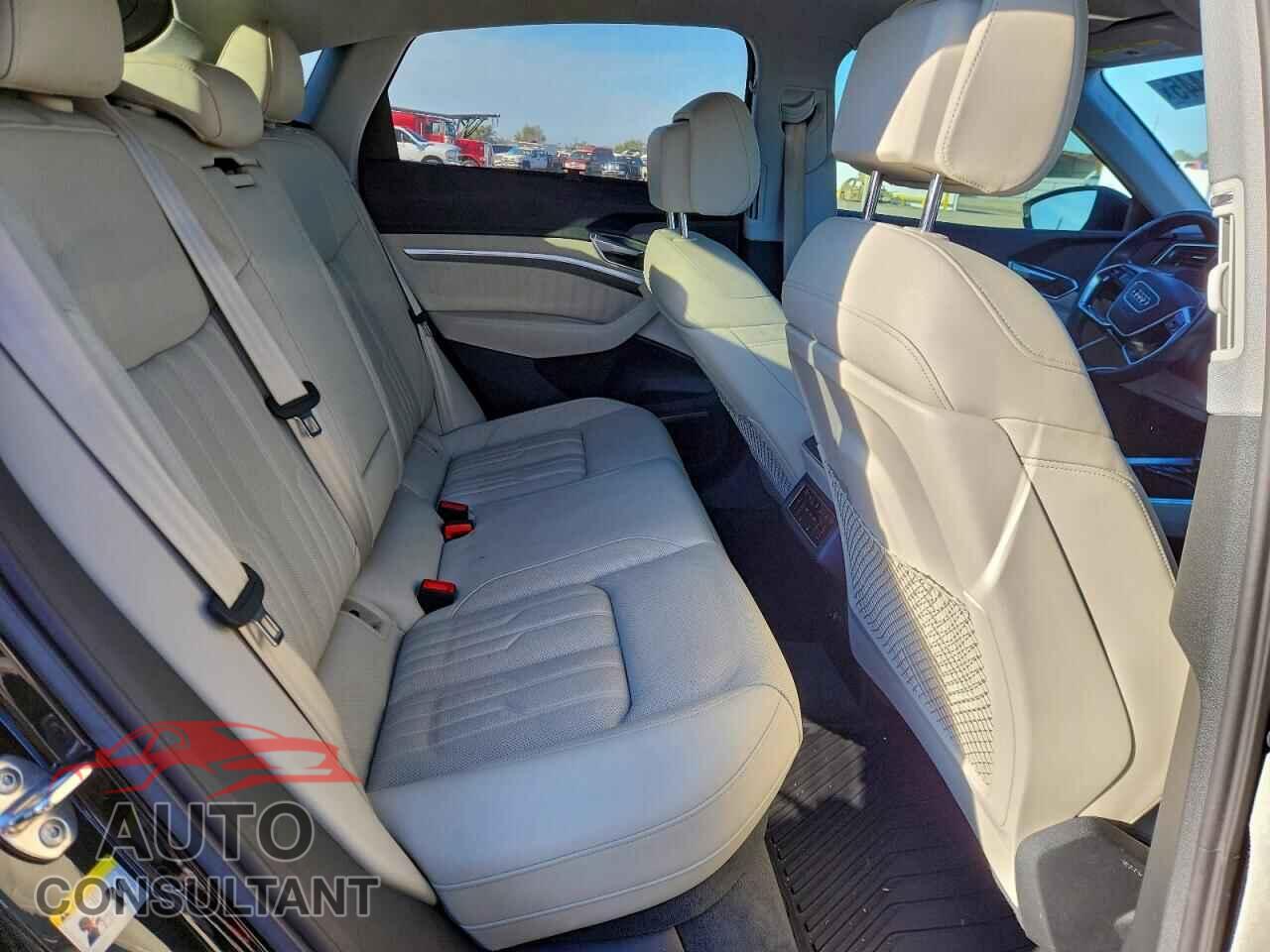 AUDI E-TRON 2021 - WA13AAGE2MB024726