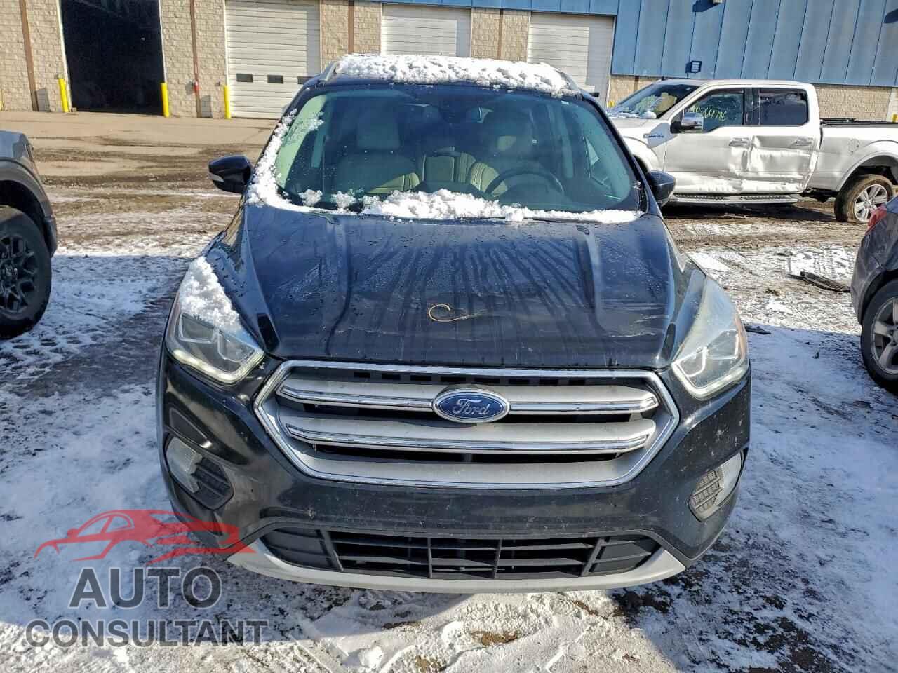 FORD ESCAPE 2017 - 1FMCU9J92HUC99171