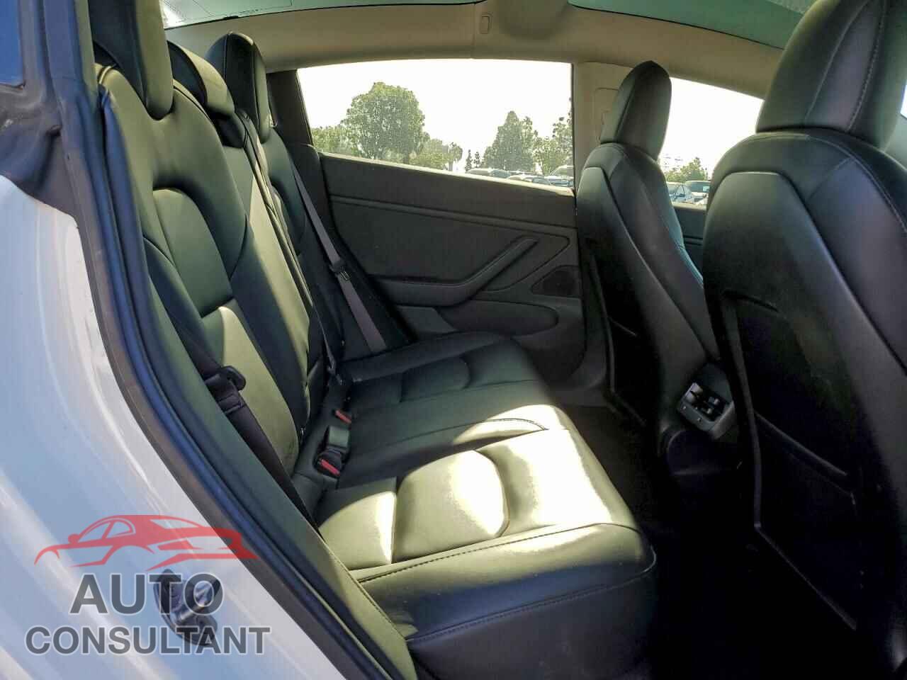 TESLA MODEL 3 2018 - 5YJ3E1EA6JF044383
