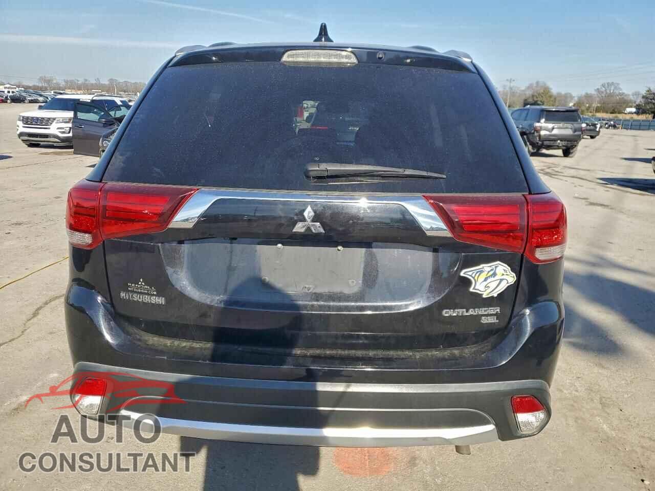 MITSUBISHI OUTLANDER 2017 - JA4AD3A38HZ005404