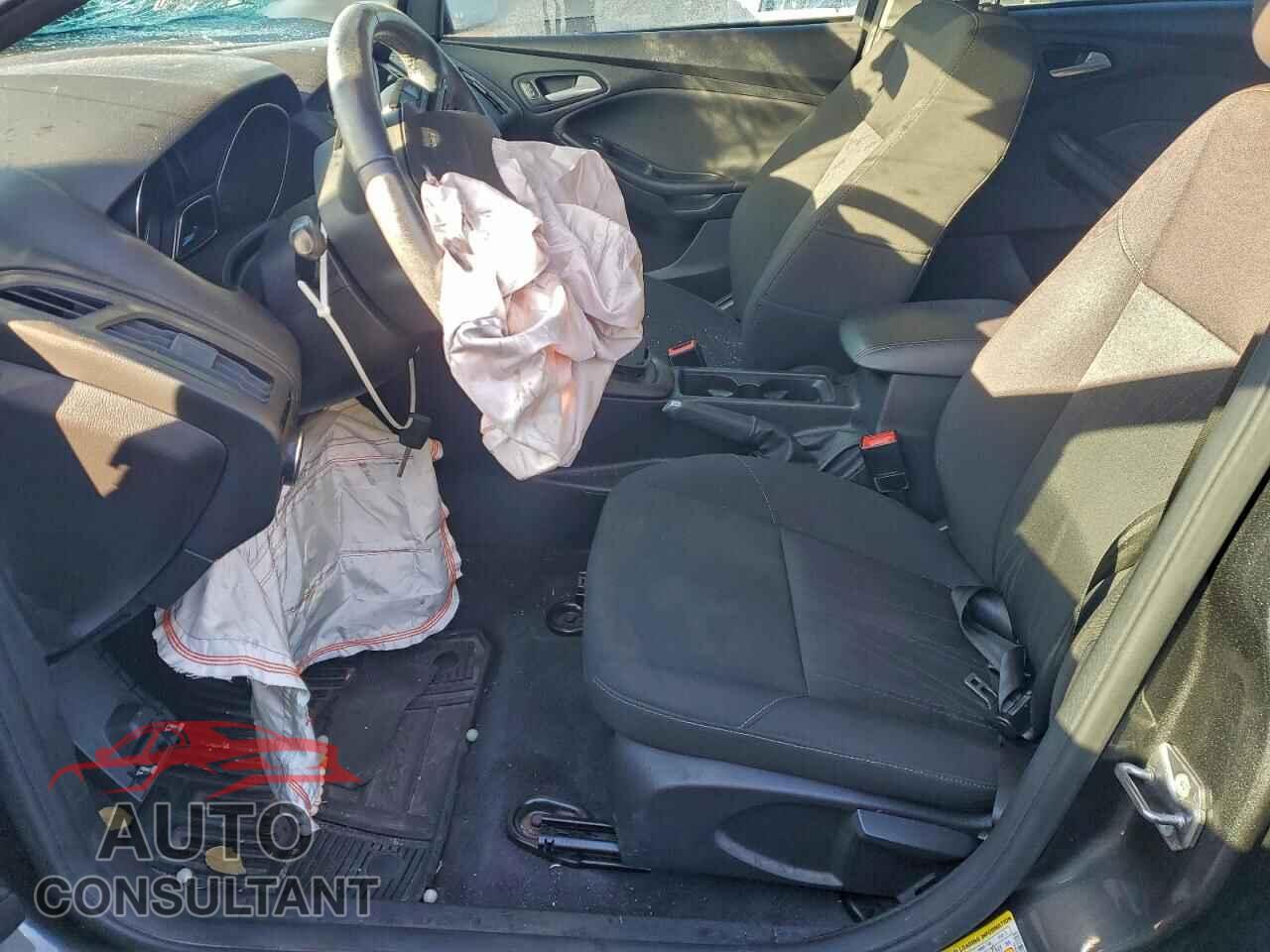 FORD FOCUS 2015 - 1FADP3F20FL286579
