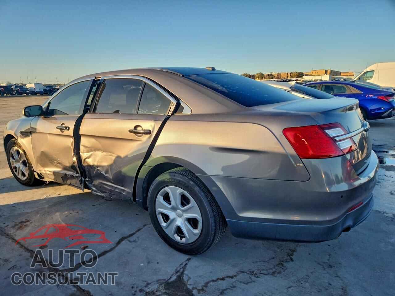 FORD TAURUS 2017 - 1FAHP2L80HG128081