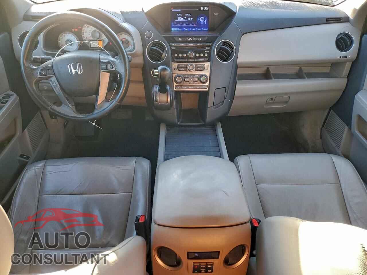 HONDA PILOT 2015 - 5FNYF4H51FB024987