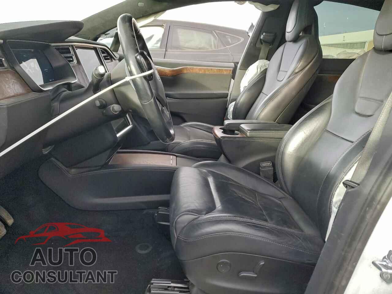 TESLA MODEL X 2017 - 5YJXCDE27HF041584