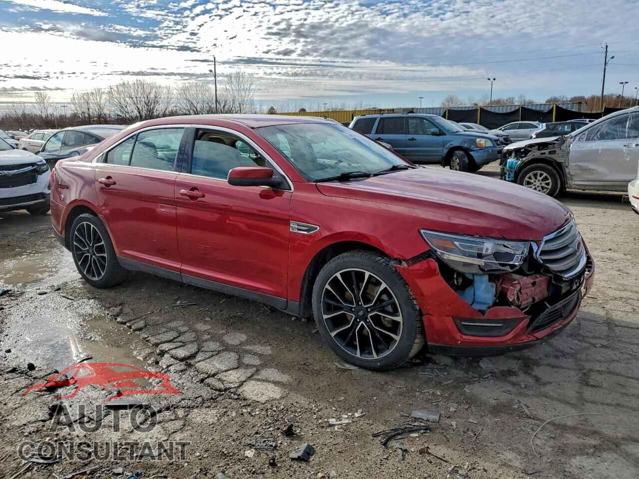 FORD TAURUS 2018 - 1FAHP2E84JG116163