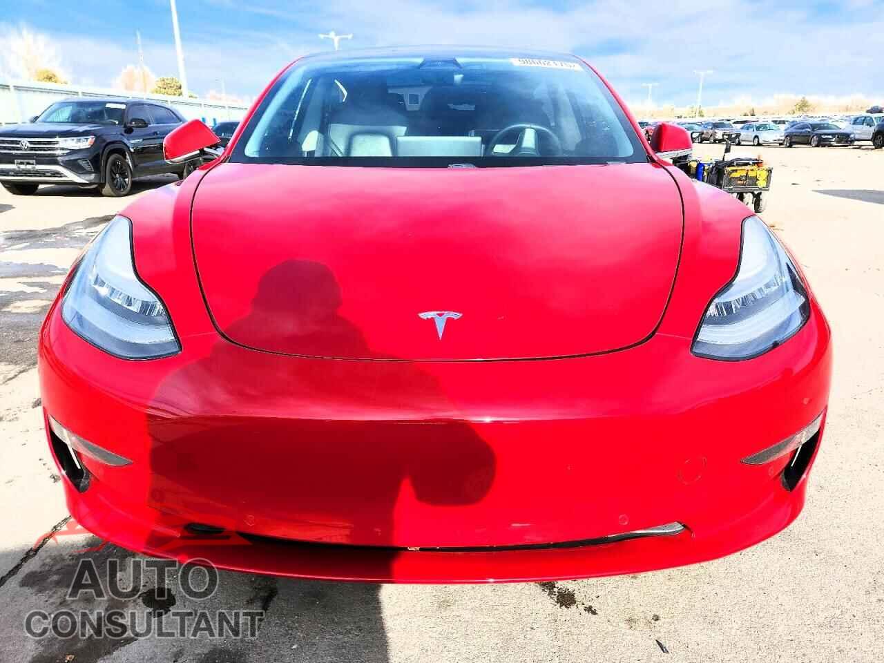 TESLA MODEL 3 2020 - 5YJ3E1ECXLF586512