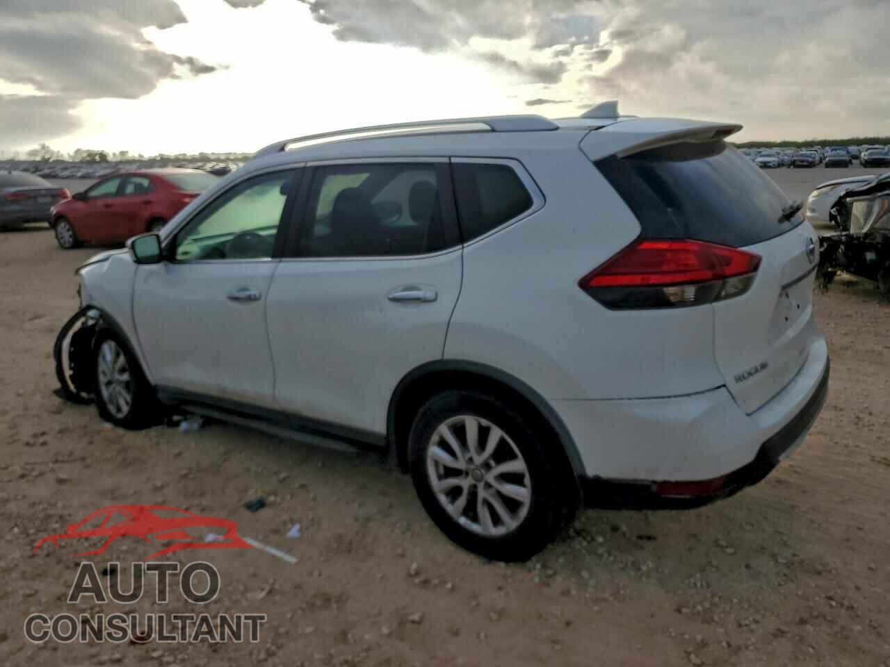 NISSAN ROGUE 2017 - KNMAT2MT7HP519321
