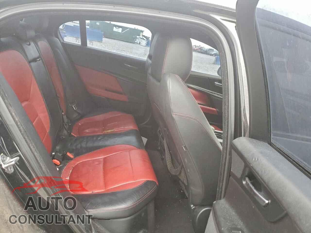 JAGUAR XE 2017 - SAJAF4BV3HA961198