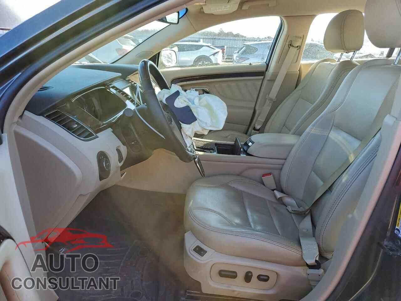 FORD TAURUS 2018 - 1FAHP2F8XJG108826