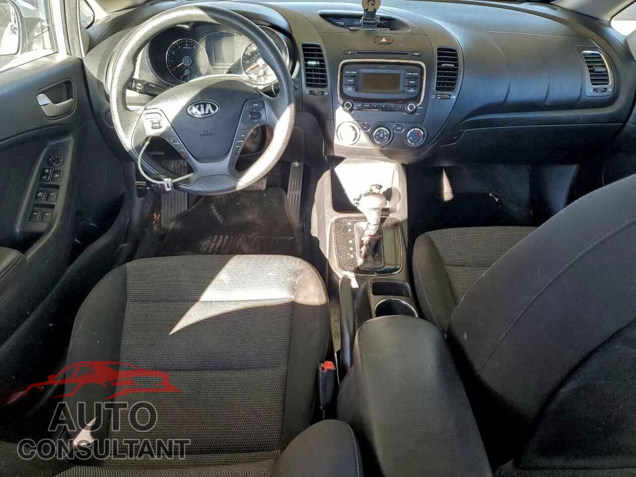 KIA FORTE 2017 - 3KPFK4A74HE028975