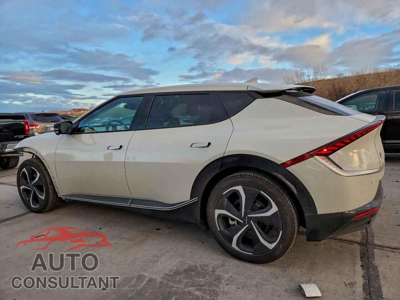 KIA EV6 LIGHT 2022 - KNDC3DLC8N5028771
