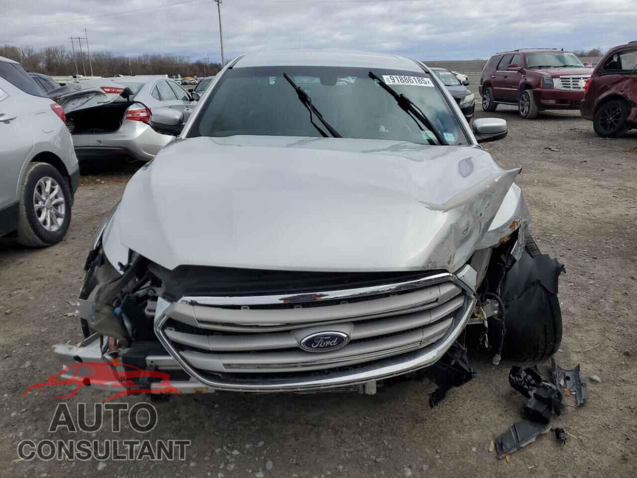 FORD TAURUS 2018 - 1FAHP2E80JG117410