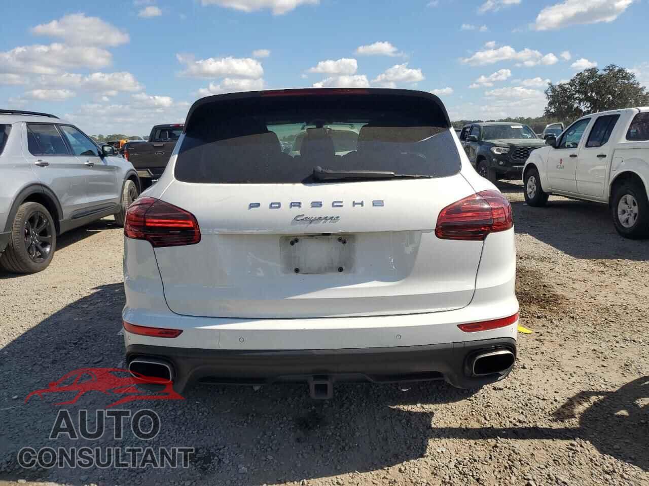 PORSCHE CAYENNE 2018 - WP1AA2A28JKA05660