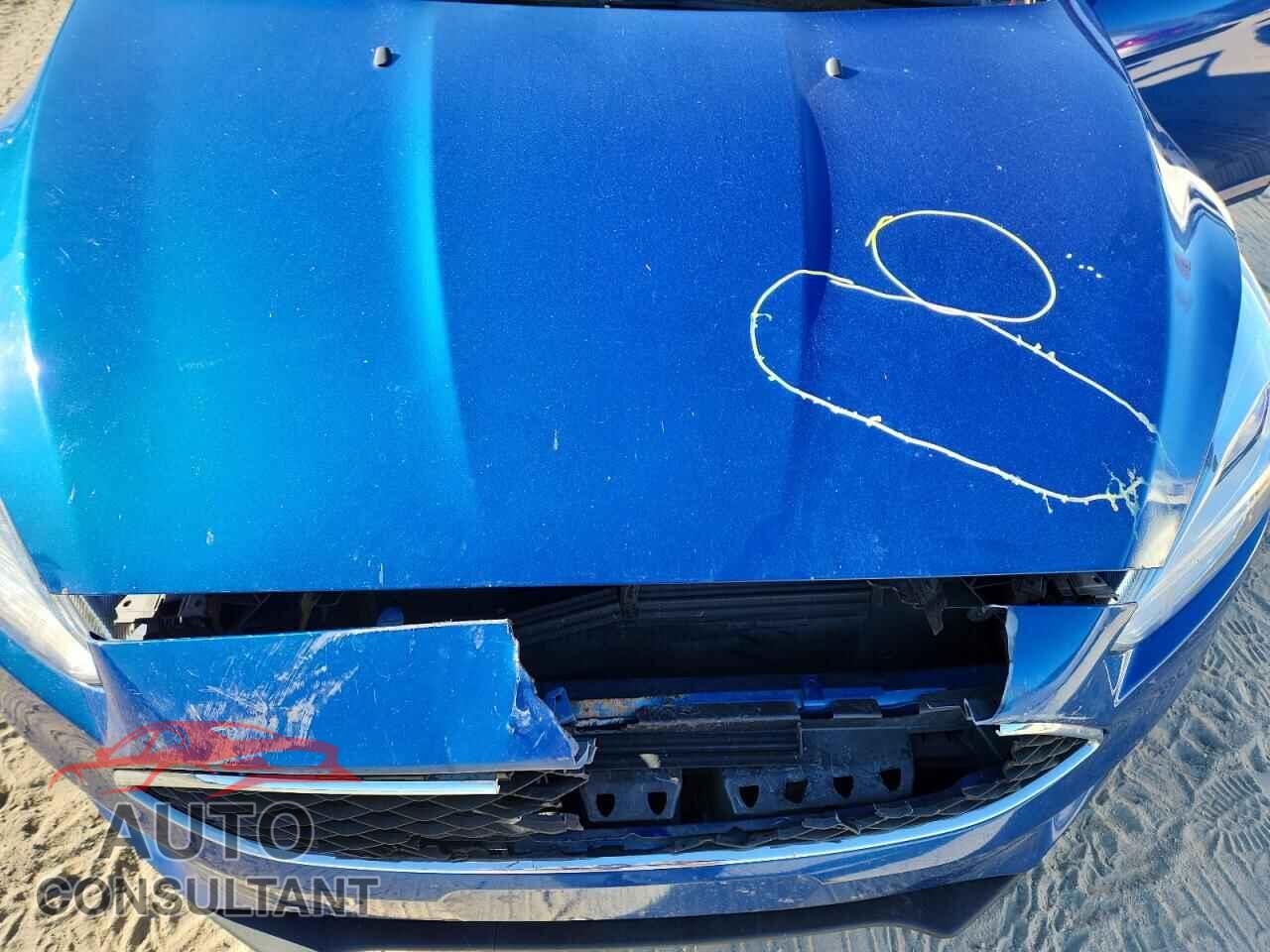 FORD FOCUS 2018 - 1FADP3F29JL320043