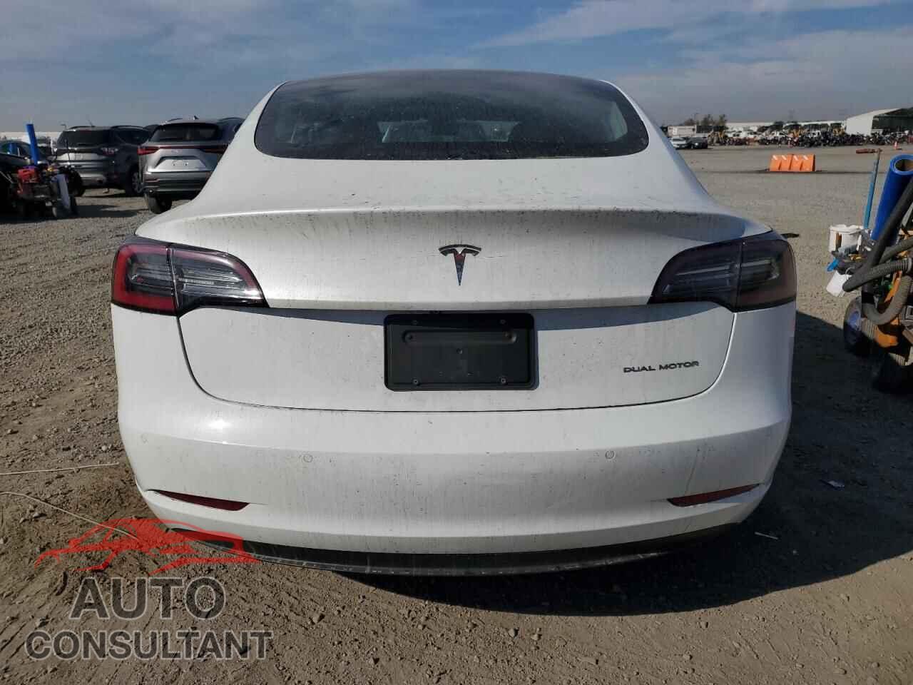 TESLA MODEL 3 2020 - 5YJ3E1EBXLF621721