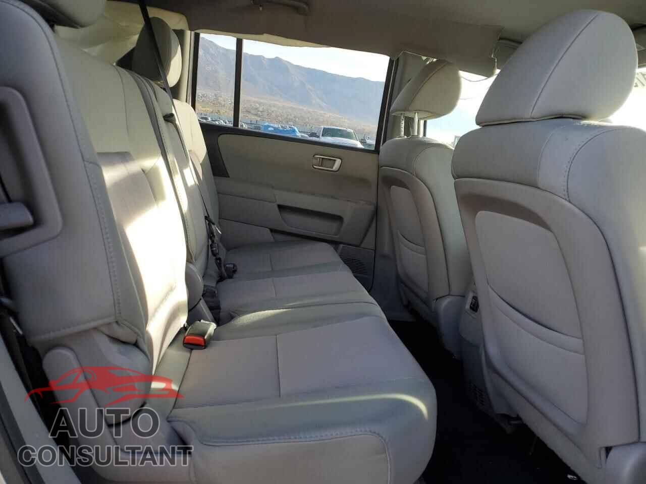 HONDA PILOT 2014 - 5FNYF4H46EB006507
