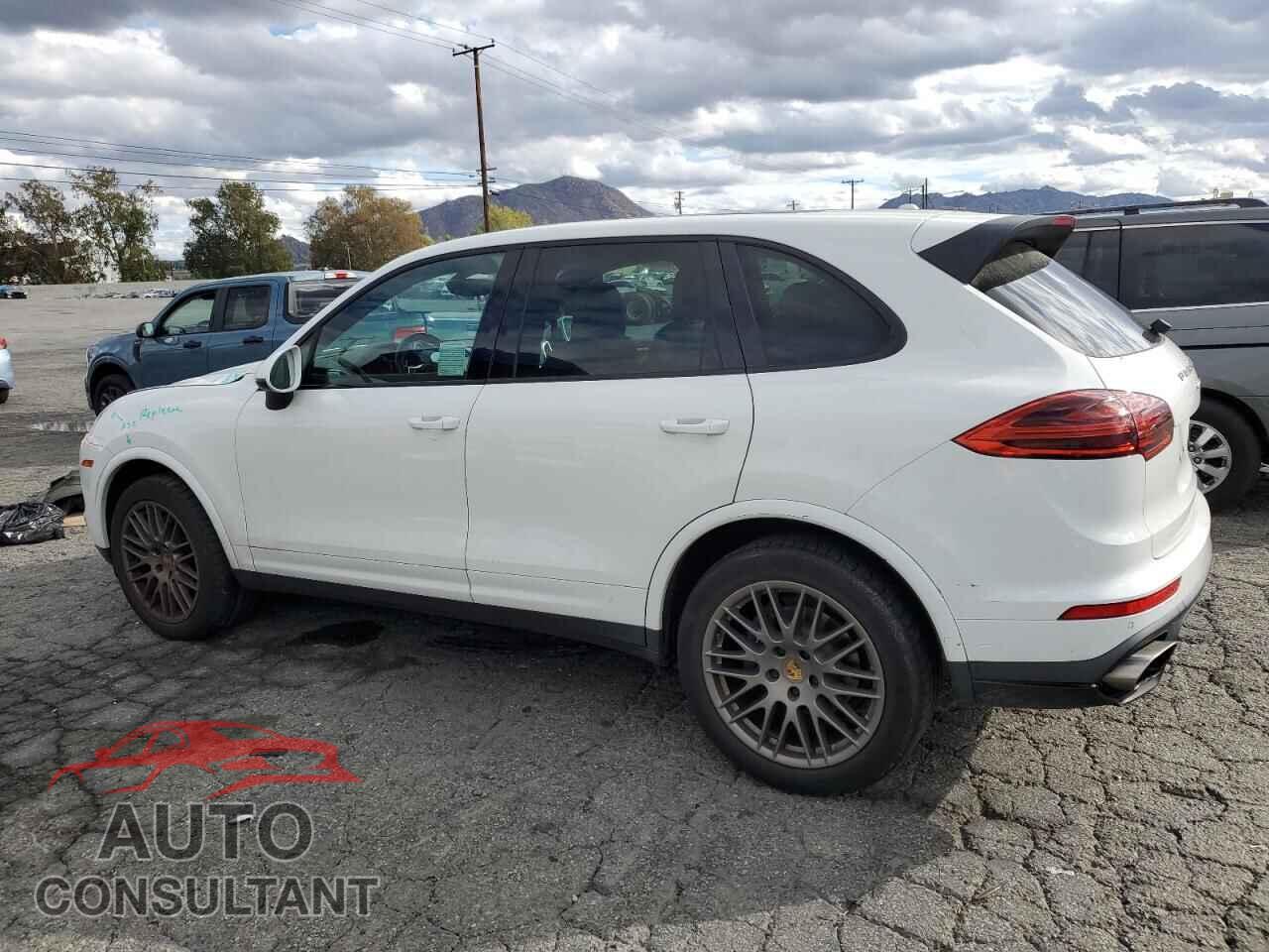 PORSCHE CAYENNE 2018 - WP1AA2A26JKA05799