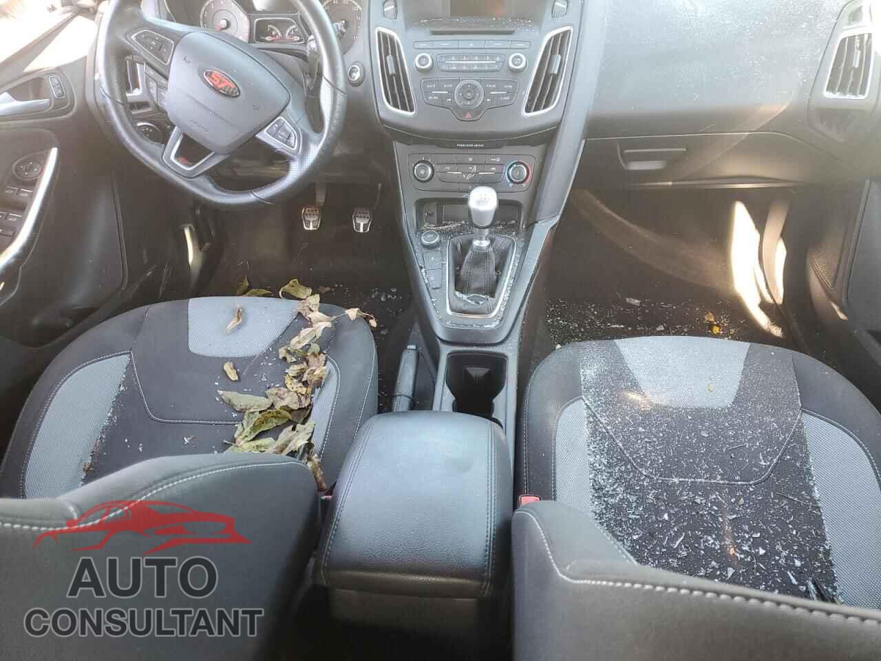 FORD FOCUS 2016 - 1FADP3L93GL378255
