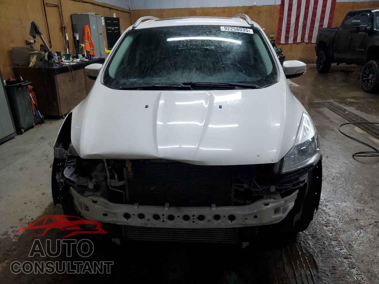 FORD ESCAPE 2016 - 1FMCU9J9XGUC52646