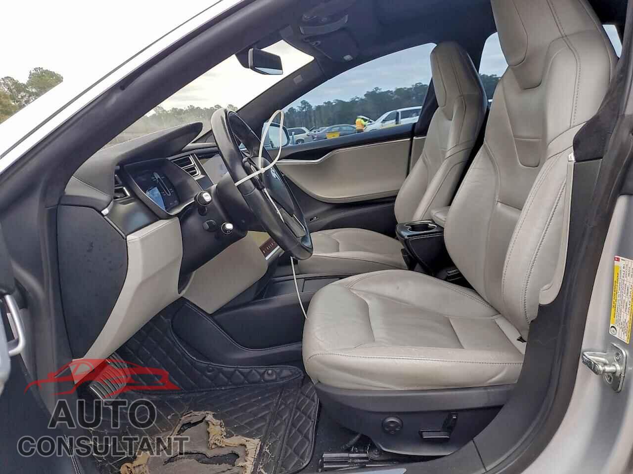 TESLA MODEL S 2015 - 5YJSA1E45FF120281