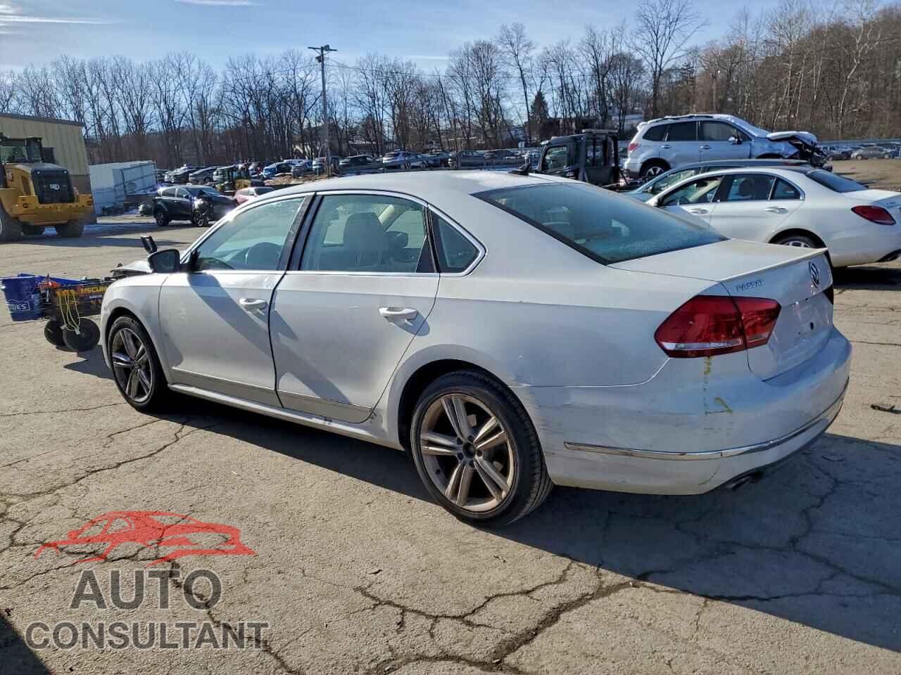 VOLKSWAGEN PASSAT 2014 - 1VWCN7A32EC005882