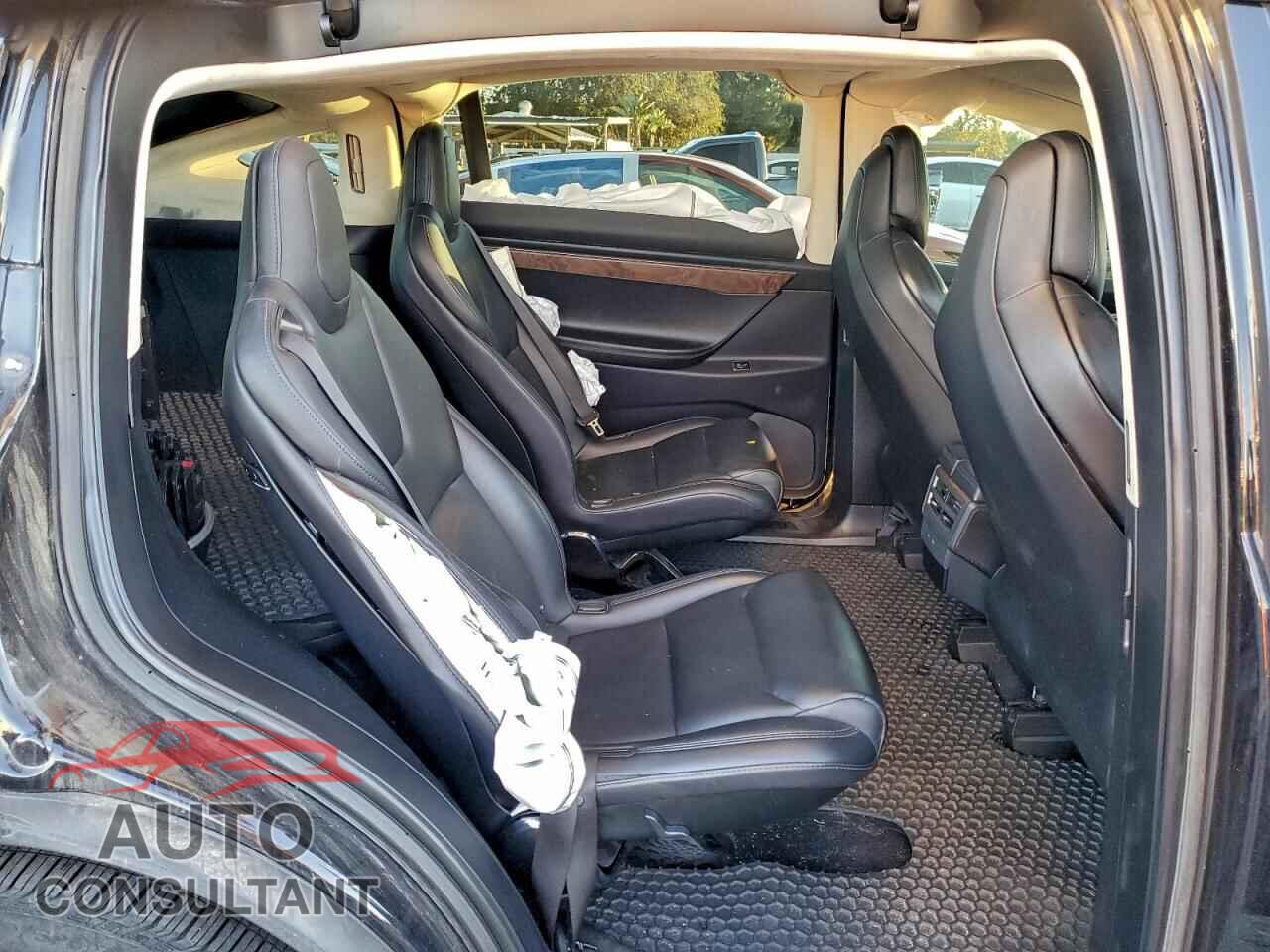 TESLA MODEL X 2018 - 5YJXCBE21JF117889