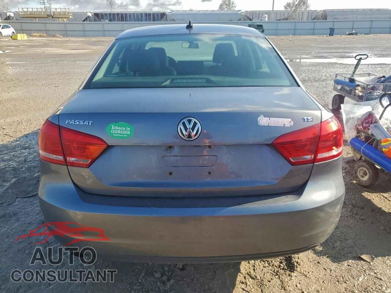 VOLKSWAGEN PASSAT 2015 - 1VWAT7A34FC111751