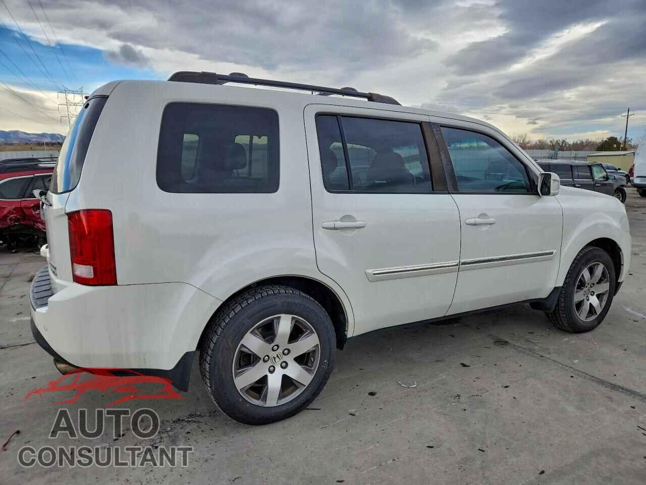 HONDA PILOT 2015 - 5FNYF4H97FB040596