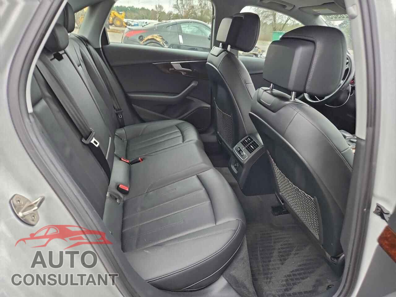 AUDI A4 2019 - WAUDNAF43KN016876