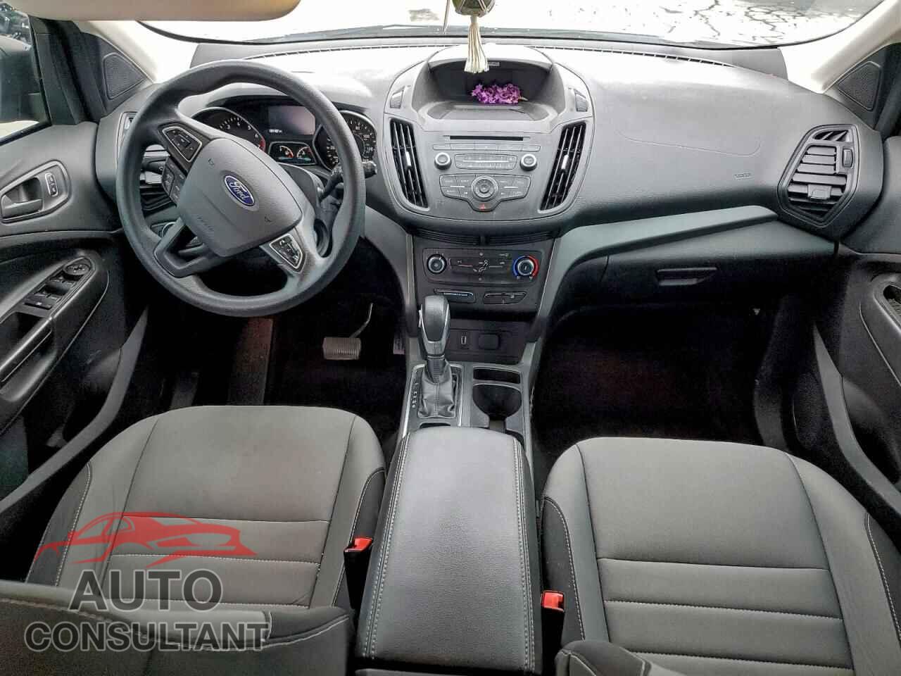 FORD ESCAPE 2017 - 1FMCU0F72HUD04100