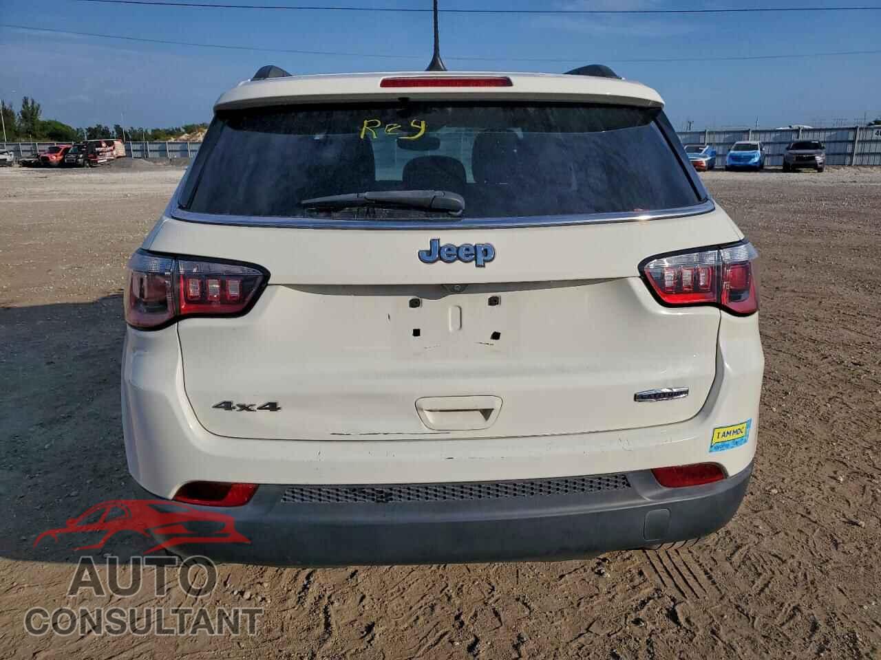 JEEP COMPASS 2018 - 3C4NJDBB2JT131606