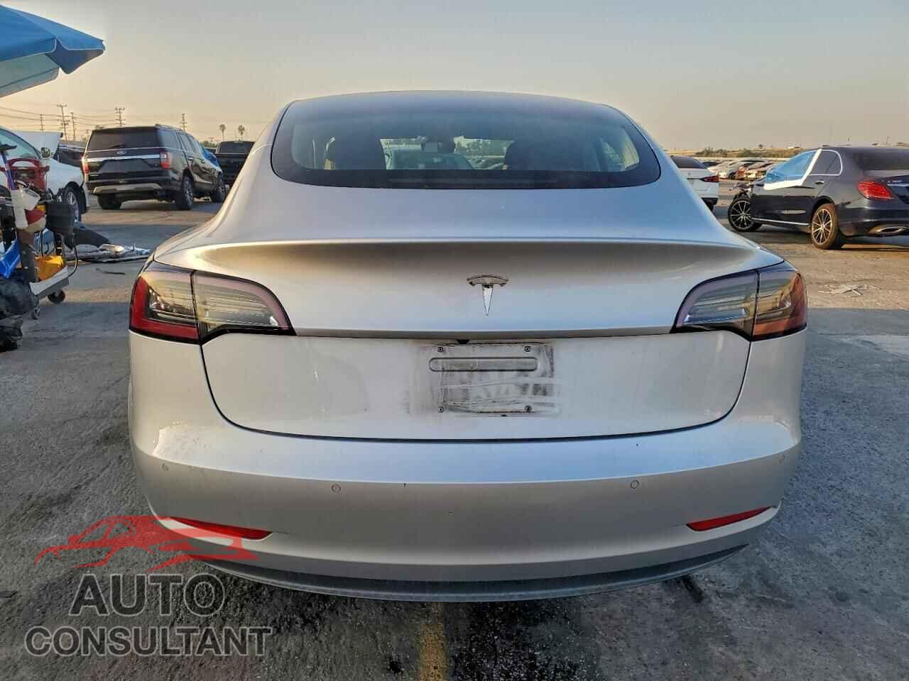 TESLA MODEL 3 2018 - 5YJ3E1EA7JF060740