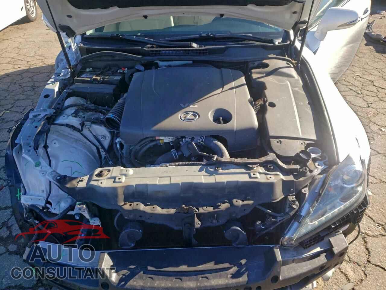 LEXUS IS 2015 - JTHFF2C25F2532552