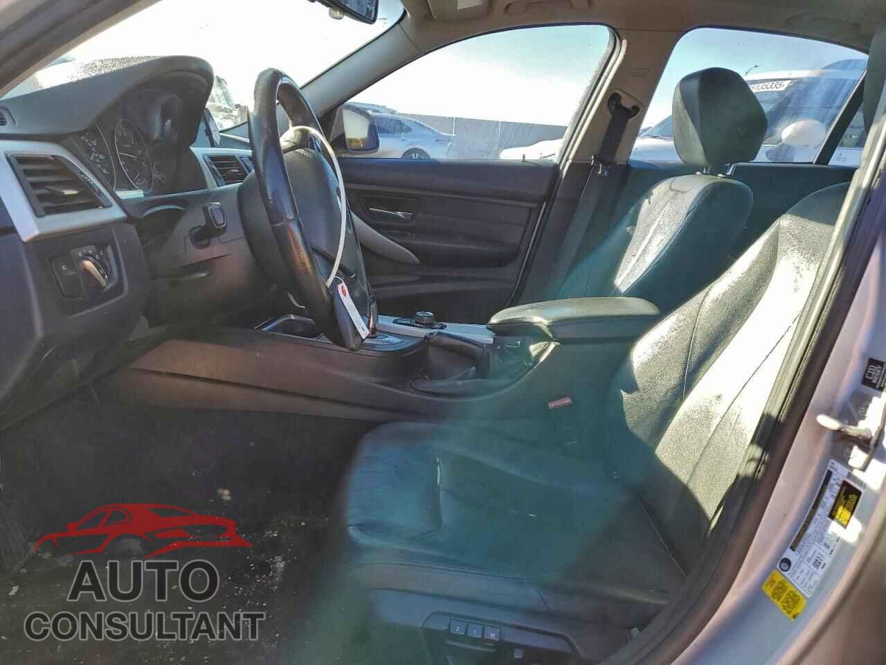 BMW 3 SERIES 2013 - WBA3C1C52DF439461