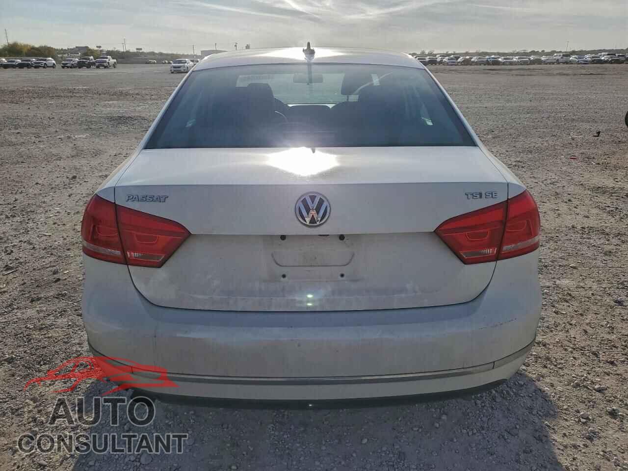 VOLKSWAGEN PASSAT 2015 - 1VWBS7A31FC067344