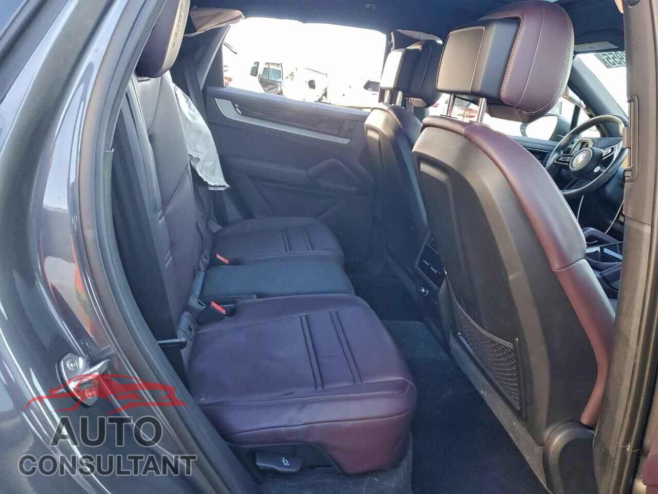 PORSCHE CAYENNE 2024 - WP1AA2AY2RDA13273
