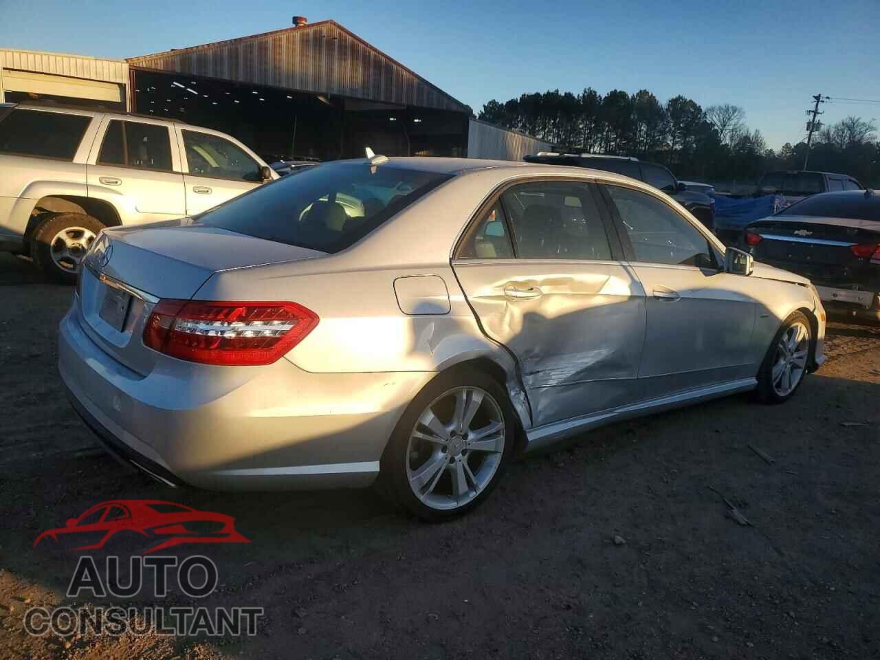 MERCEDES-BENZ E-CLASS 2012 - WDDHF5KB3CA570530