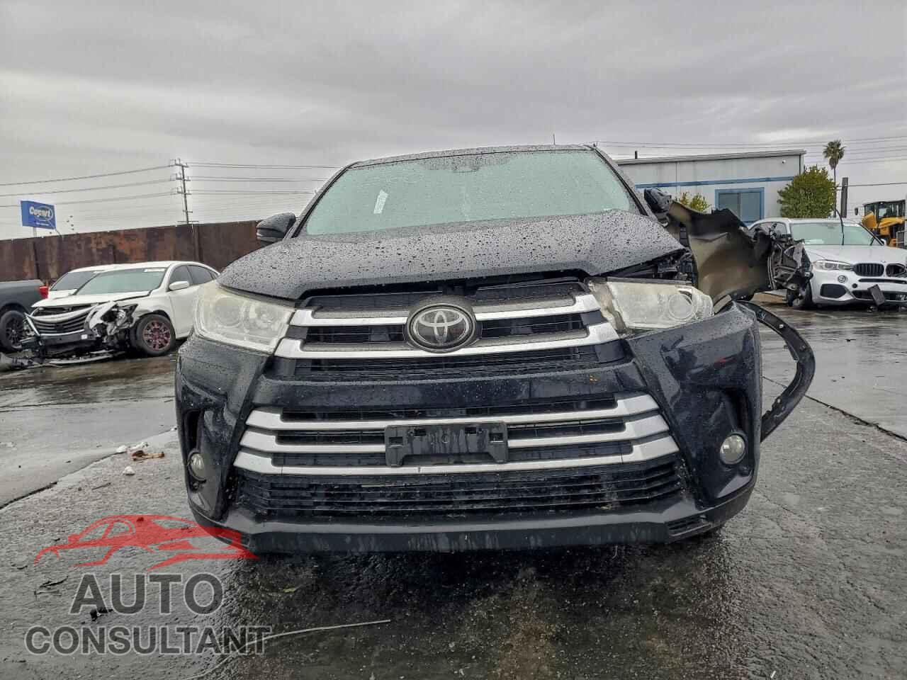 TOYOTA HIGHLANDER 2018 - 5TDZZRFH3JS281143