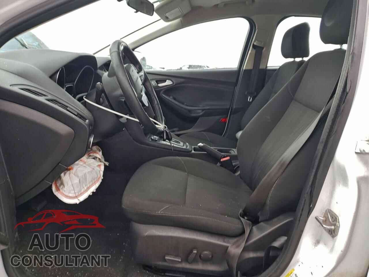 FORD FOCUS 2016 - 1FADP3F23GL303845
