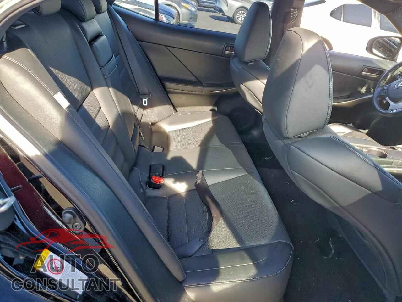 LEXUS IS 2017 - JTHBA1D28H5040492