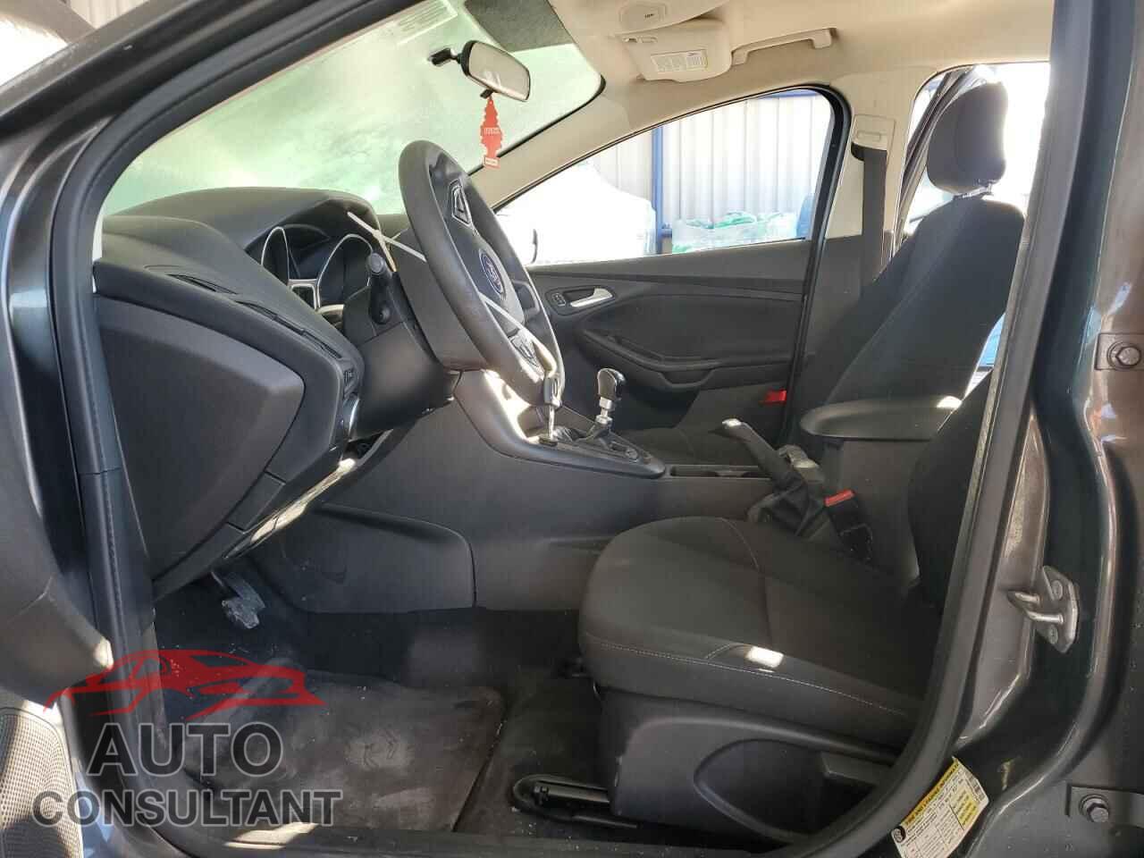 FORD FOCUS 2018 - 1FADP3FE4JL276933
