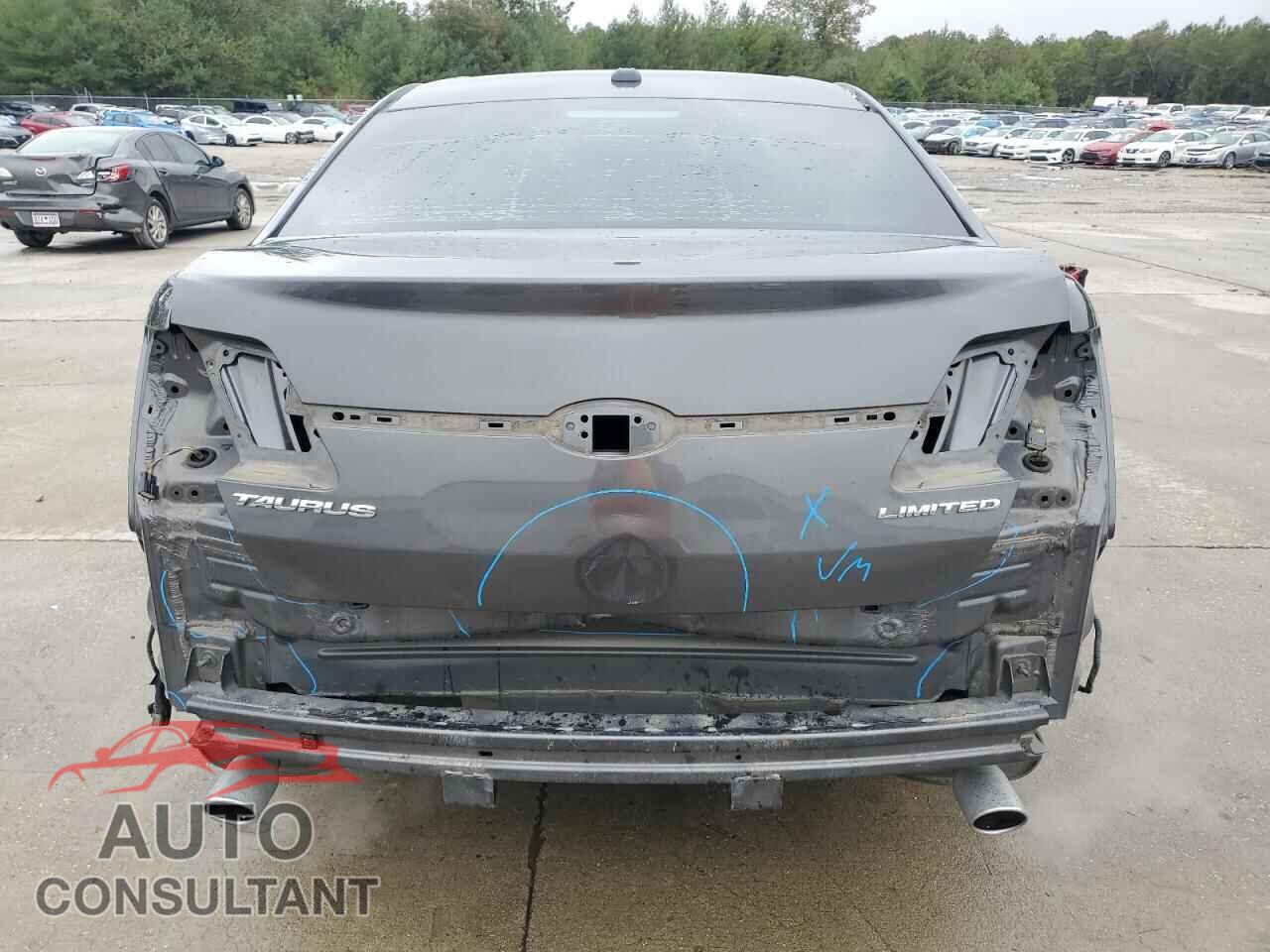 FORD TAURUS 2018 - 1FAHP2F86JG129933
