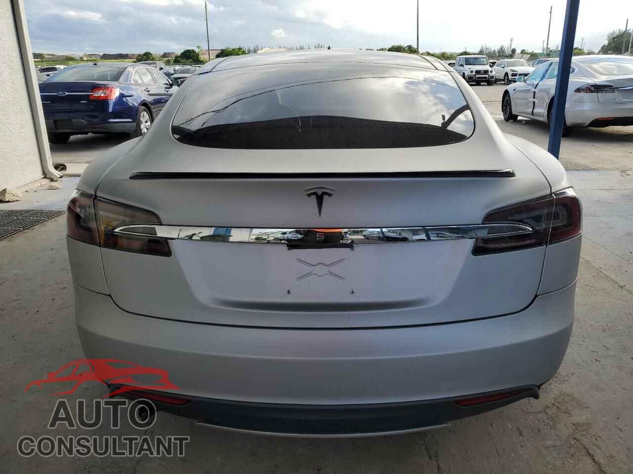 TESLA MODEL S 2015 - 5YJSA4H44FF094060